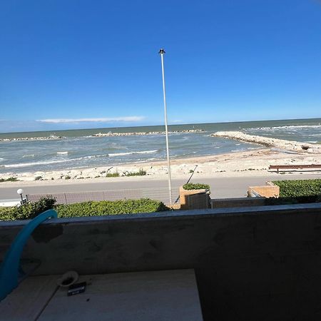 Chalet Del Sole ฟาโน ภายนอก รูปภาพ